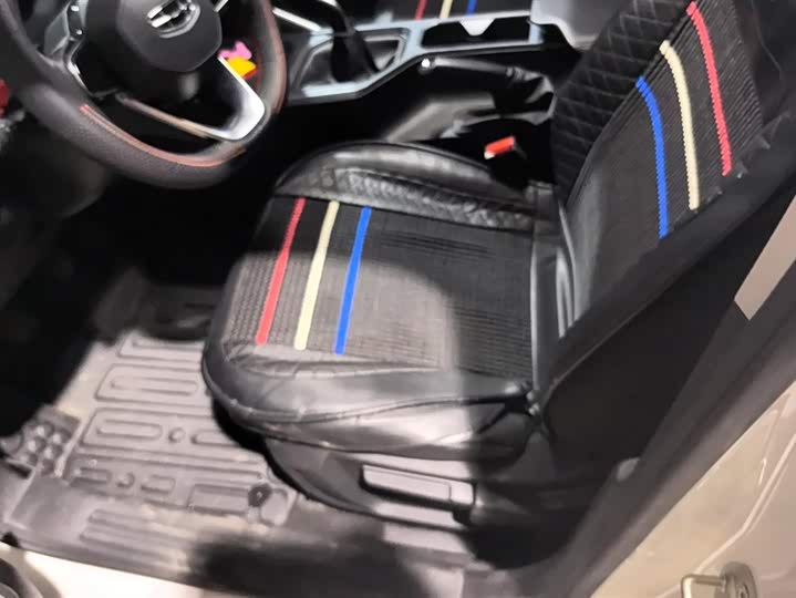 Фото 9 - Geely Emgrand