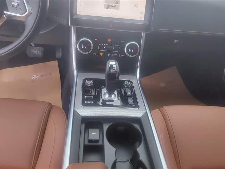 Фото 16 - Jaguar XE L