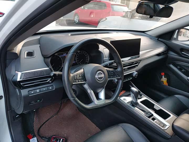 Фото 10 - Nissan Teana