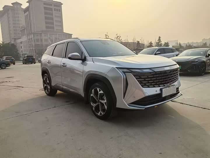 Фото 3 - Geely Atlas L