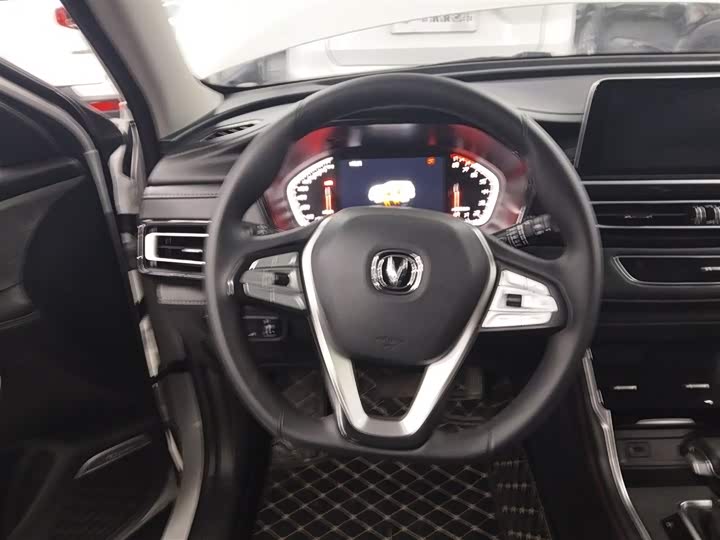 Фото 10 - Changan CS75