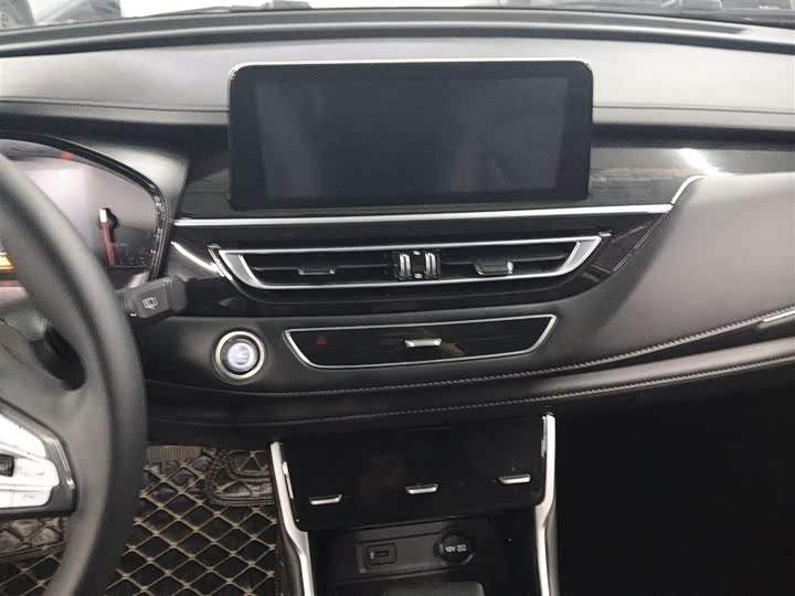 Фото 12 - Changan CS75