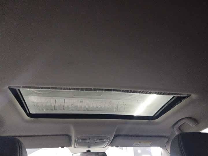 Фото 17 - Changan CS75