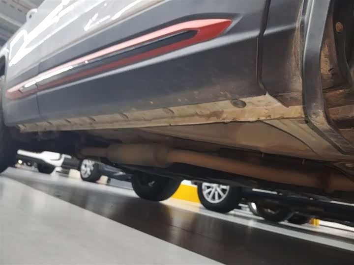 Фото 20 - Changan CS75