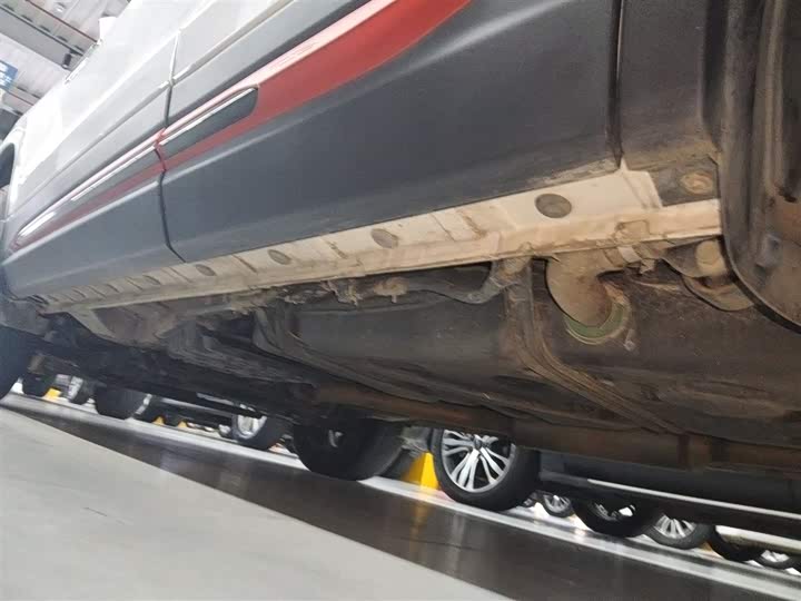 Фото 21 - Changan CS75