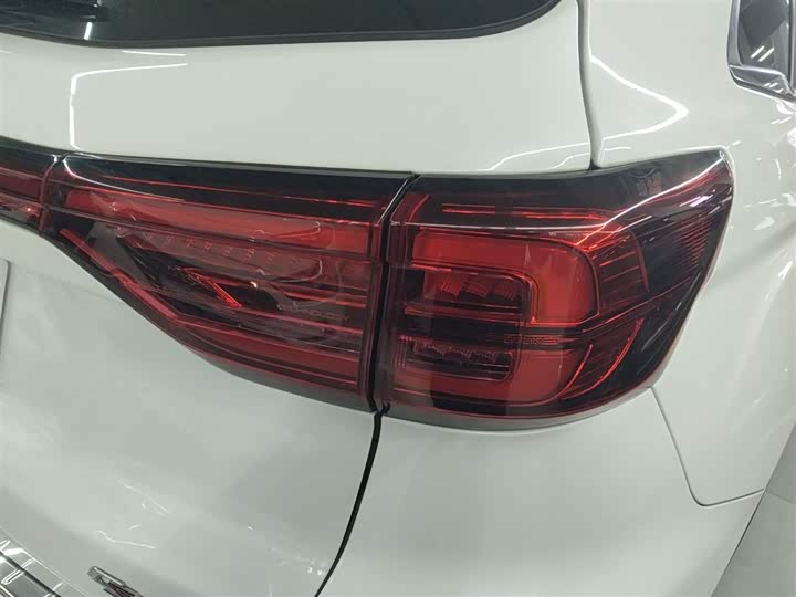 Фото 7 - Changan CS75