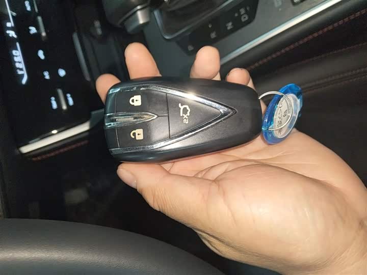 Фото 8 - Changan CS75