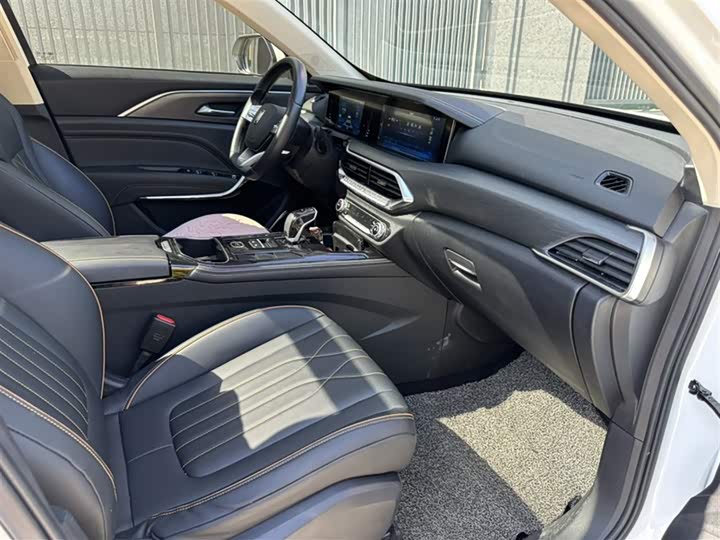 Фото 10 - Bestune T77