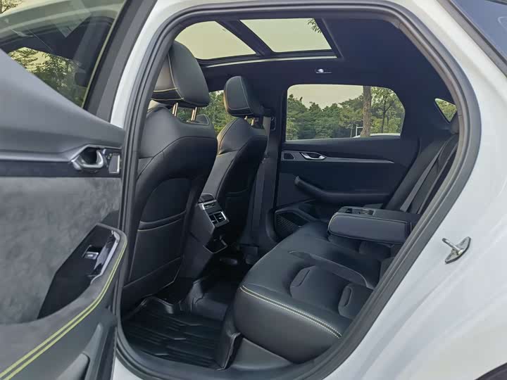 Фото 13 - Geely Preface