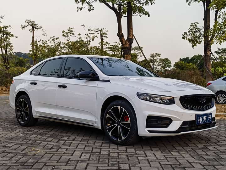 Фото 3 - Geely Preface