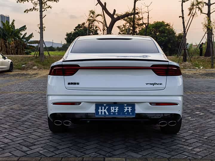 Фото 6 - Geely Preface