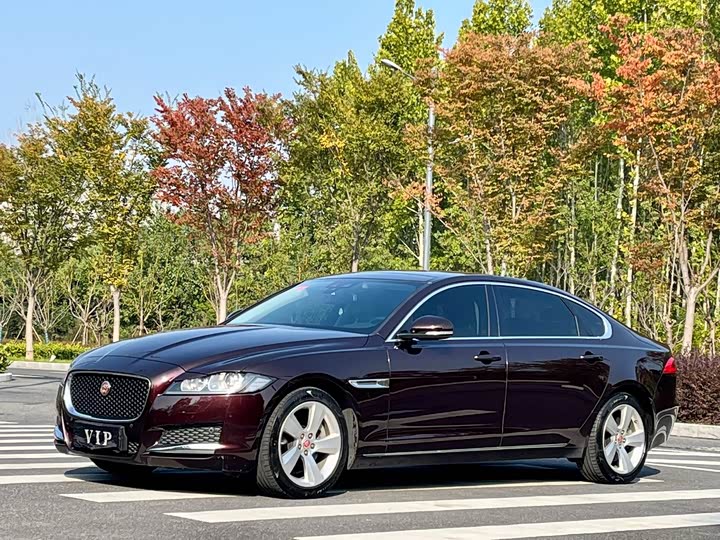 Фото 1 - Jaguar XF L