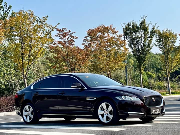 Фото 3 - Jaguar XF L