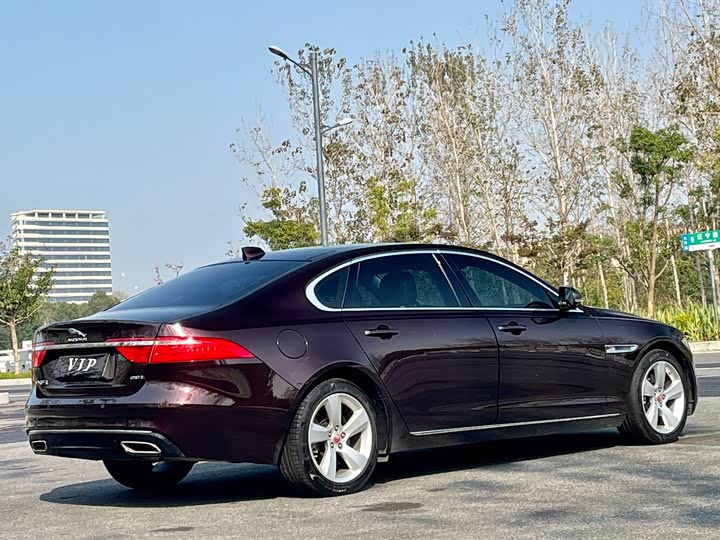 Фото 9 - Jaguar XF L