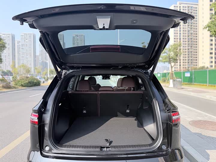 Фото 13 - Geely Monjaro