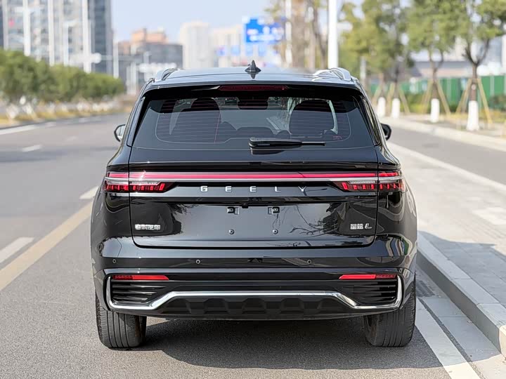 Фото 15 - Geely Monjaro