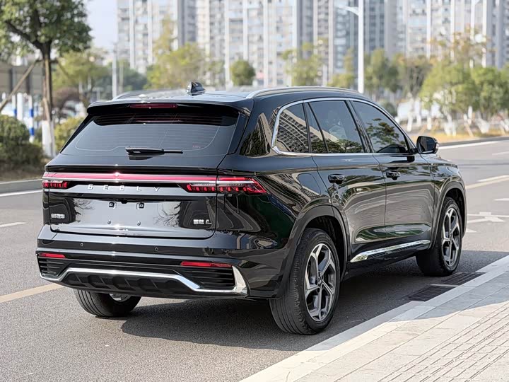 Фото 16 - Geely Monjaro