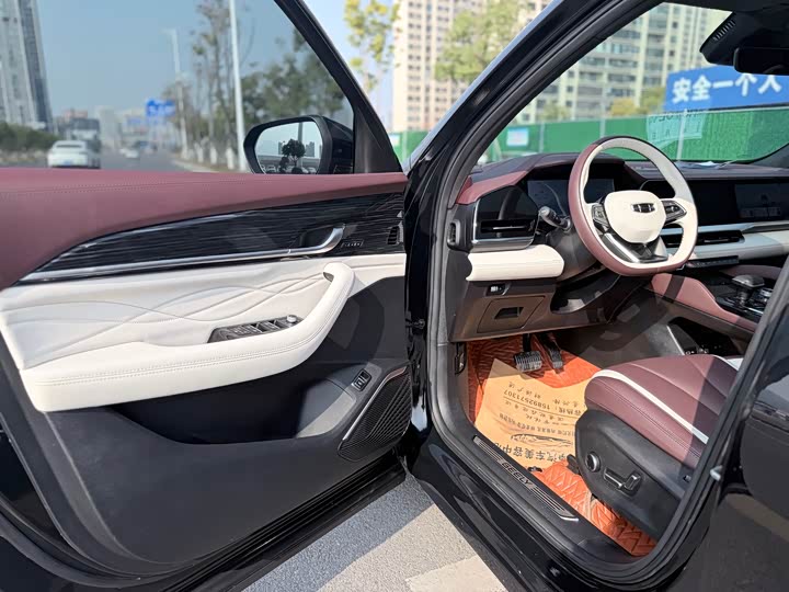 Фото 8 - Geely Monjaro