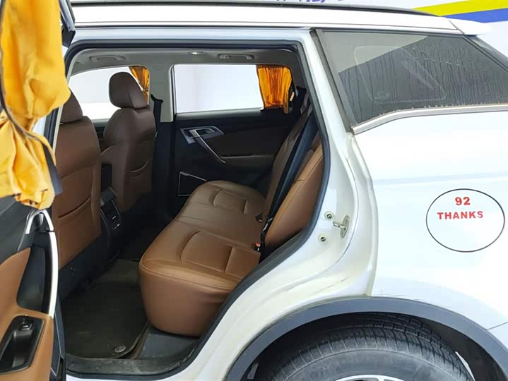 Фото 11 - Geely Atlas