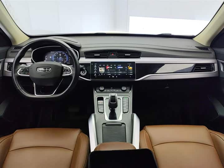 Фото 12 - Geely Atlas