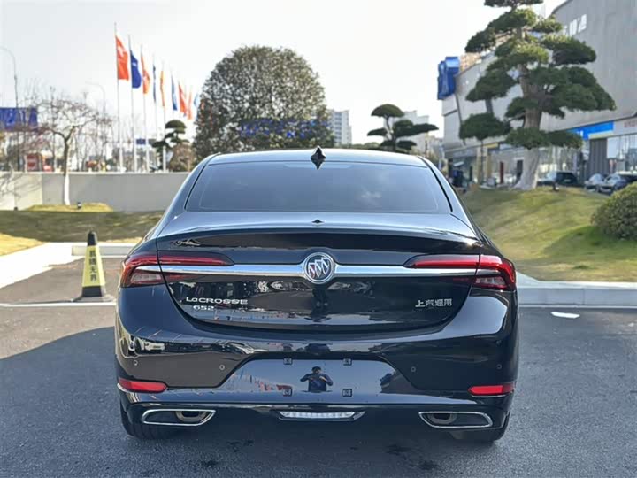 Фото 10 - Buick LaCrosse