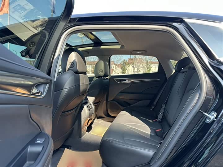 Фото 14 - Buick LaCrosse