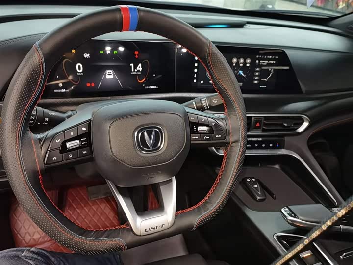 Фото 10 - Changan UNI-T