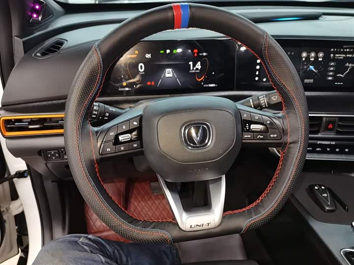 Фото 11 - Changan UNI-T