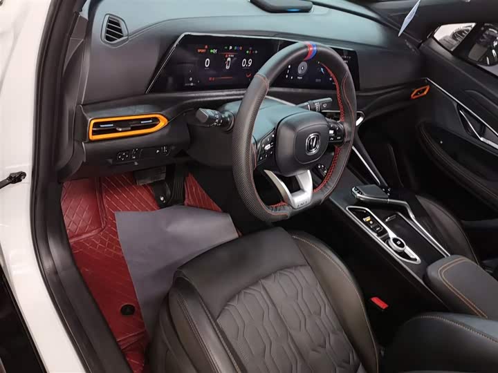 Фото 16 - Changan UNI-T