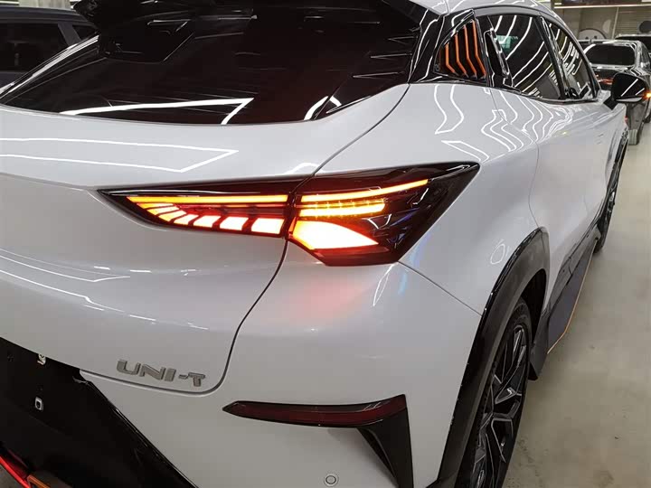 Фото 8 - Changan UNI-T