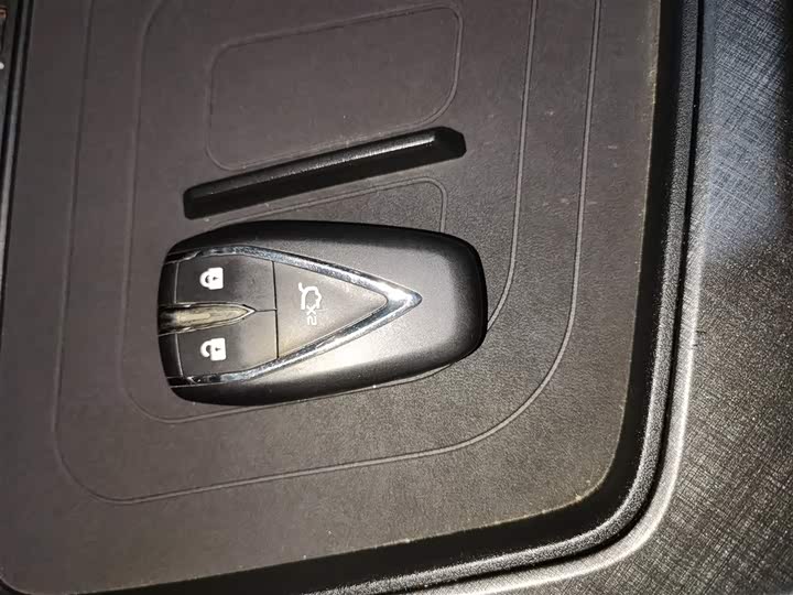 Фото 9 - Changan UNI-T