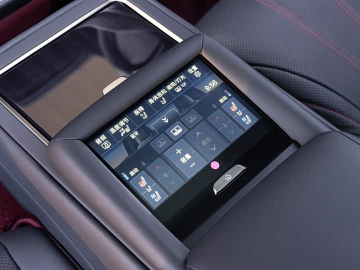 Фото 18 - Lexus LS