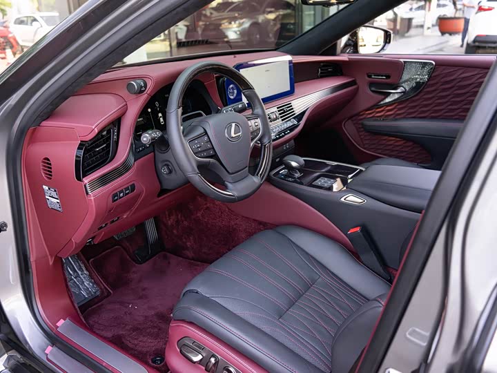 Фото 9 - Lexus LS