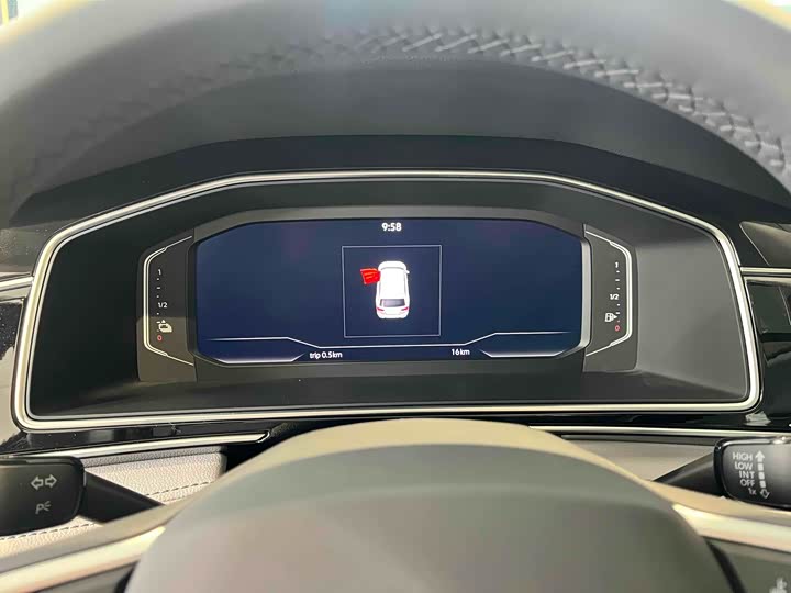 Фото 4 - Volkswagen Tiguan L Hybrid