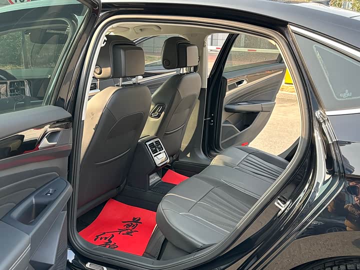 Фото 5 - Volkswagen Passat