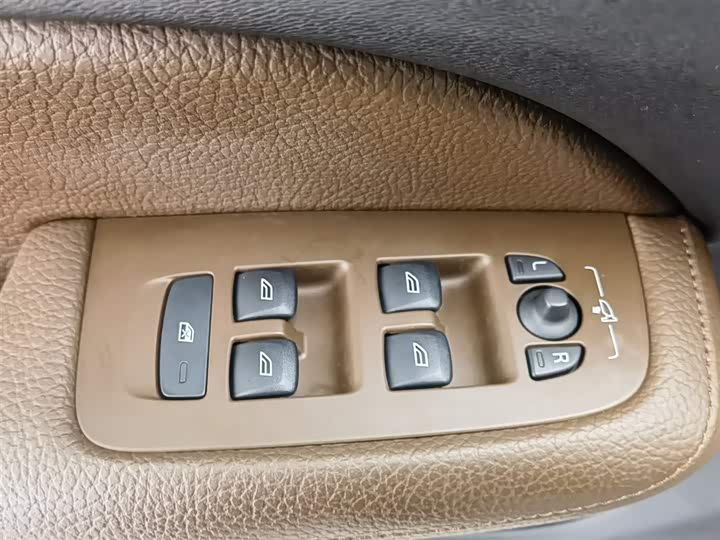 Фото 9 - Volvo S60 Hybrid