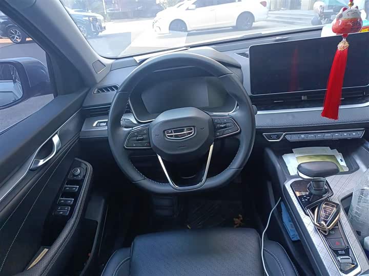 Фото 3 - Geely Preface