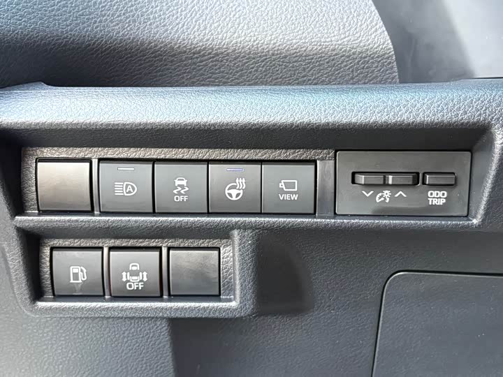 Фото 16 - Toyota Granvia