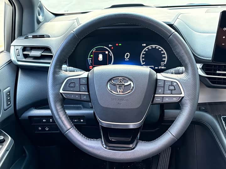 Фото 4 - Toyota Granvia