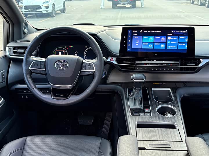 Фото 5 - Toyota Granvia