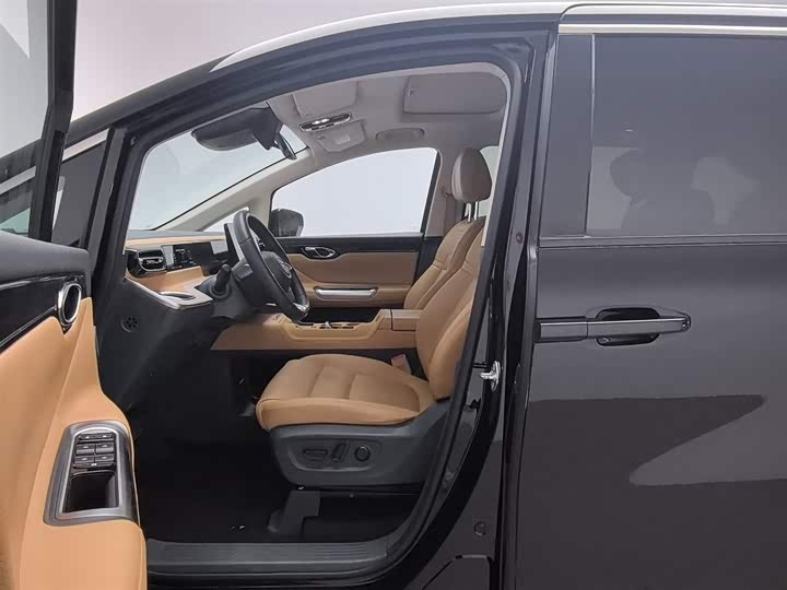 Фото 10 - GAC Trumpchi E8