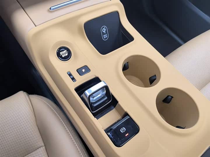 Фото 13 - GAC Trumpchi E8