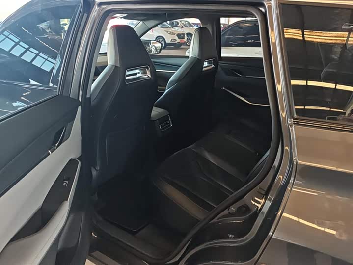 Фото 11 - Changan CS75 Plus