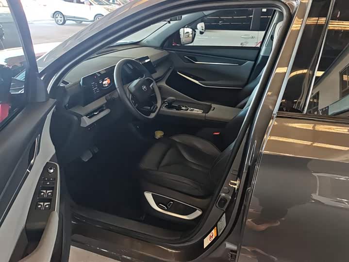 Фото 9 - Changan CS75 Plus