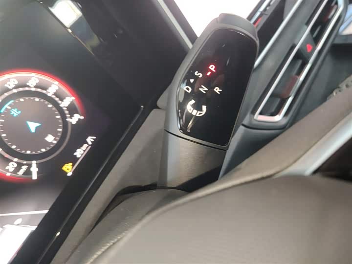 Фото 14 - Volkswagen Tiguan L Pro