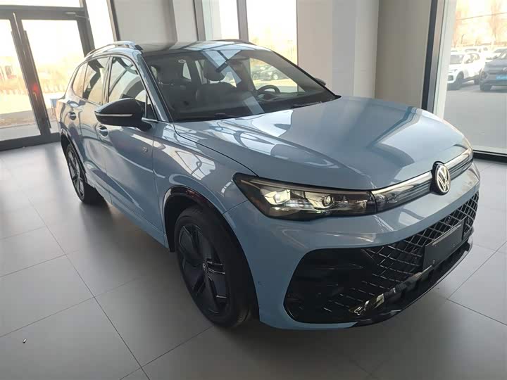 Фото 4 - Volkswagen Tiguan L Pro