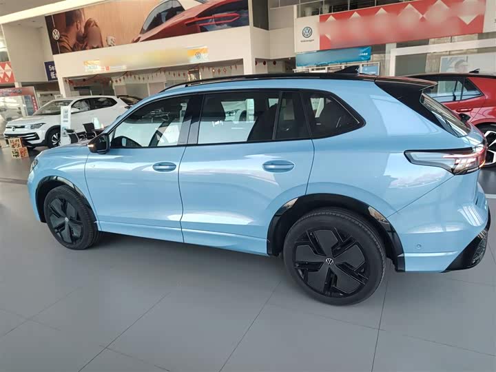 Фото 5 - Volkswagen Tiguan L Pro