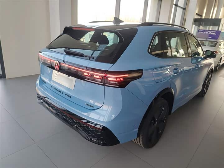 Фото 7 - Volkswagen Tiguan L Pro