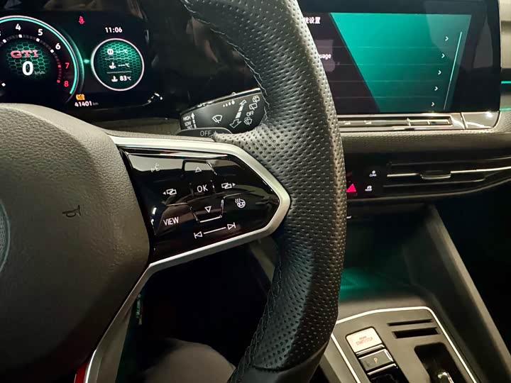 Фото 16 - Volkswagen Golf GTI