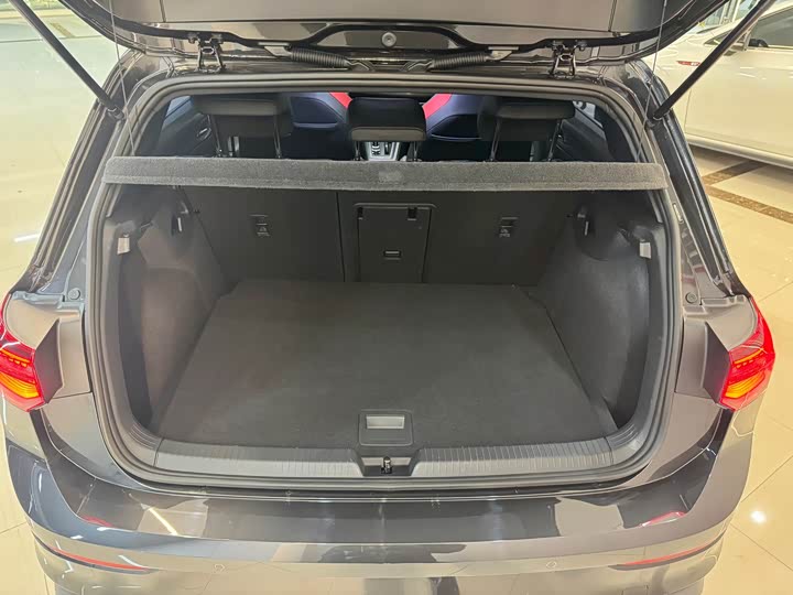 Фото 24 - Volkswagen Golf GTI